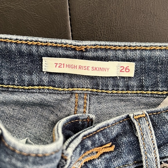 Levi’s 721 High Rise Skinny Jeans - Picture 2 of 6